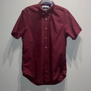 Zara maroon short sleeve button up. Mens large. Slim fit. Good condition.